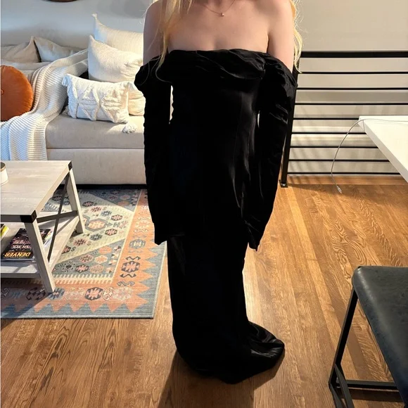 Meshki Black Maxi Dress Sleek Sophistication - Picture 4 of 5